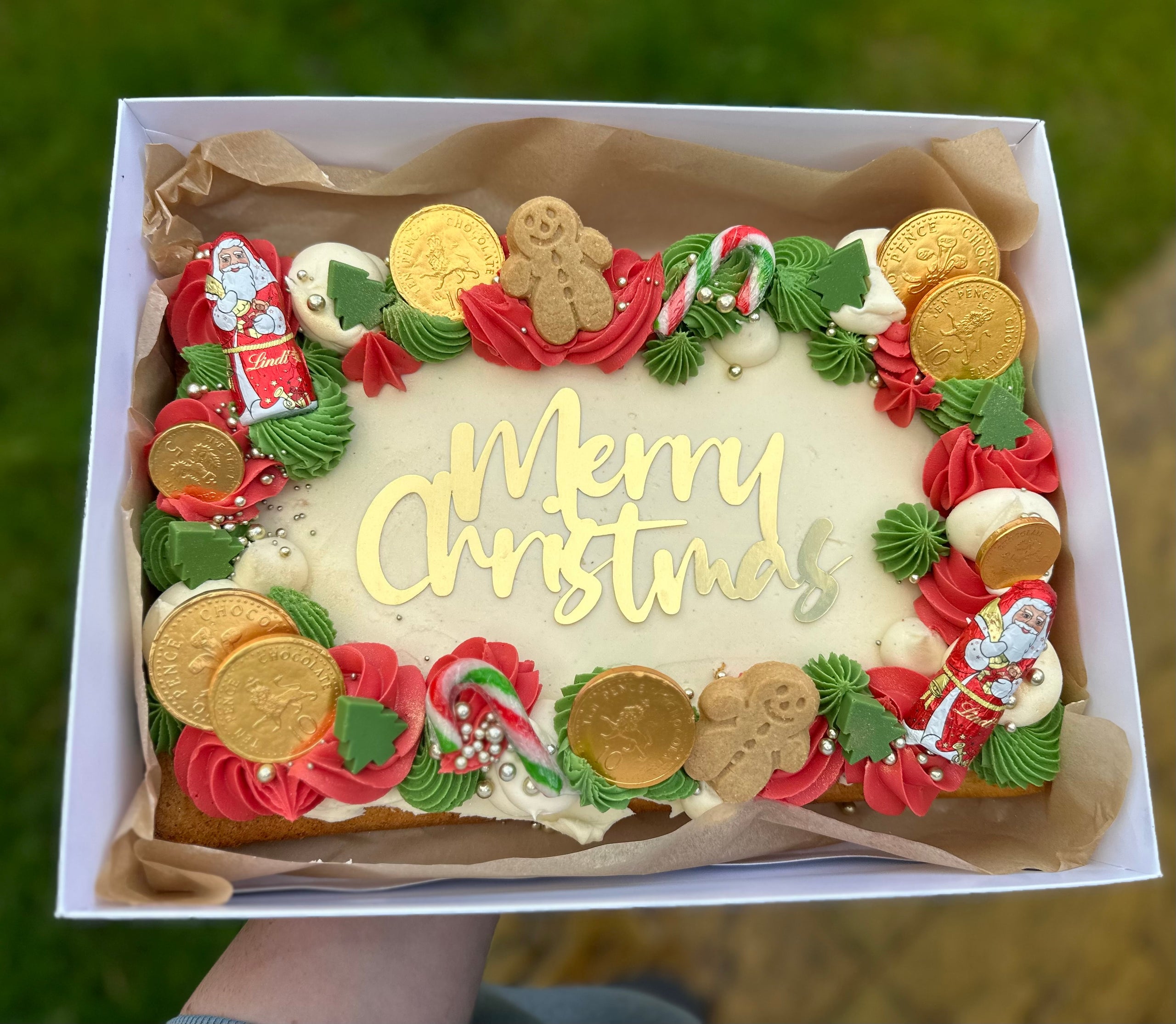 christmas-sheet-cake-the-tray-bake